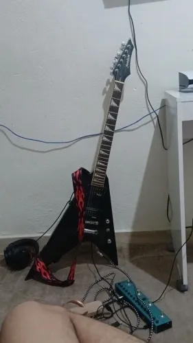 Guitarra Flyng V stringberg
