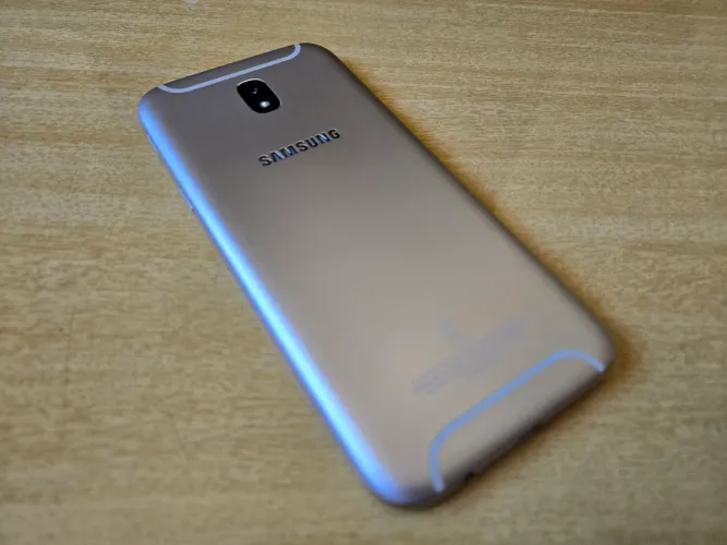 Samsung Galaxy j5 Pro dourado