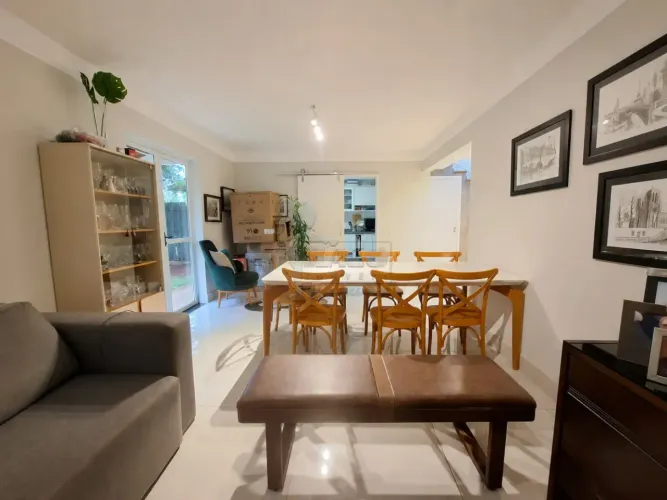 Casa de 118m² com 03 quartos sendo 01 suíte para locação - Bosque das Juritis