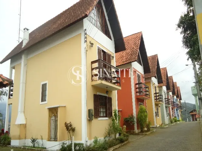 Casa à venda no bairro Fazenda Penedo - Penedo/RJ