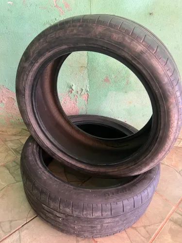 Pneus automotivo