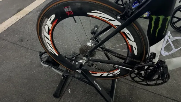 Bicicleta Triathlon Quintana Roo Kilo carbono rodas Zipp