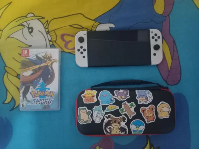 Nintendo switch OLED com pokémon sword