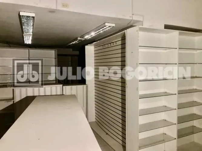 Loja : / Comercial / São Conrado