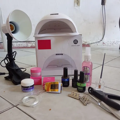 KIT DE MANICURE À VENDA ? R$ 250<br>