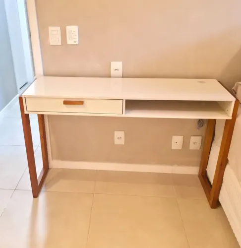 Mesa de estudo / escritório / aparador 