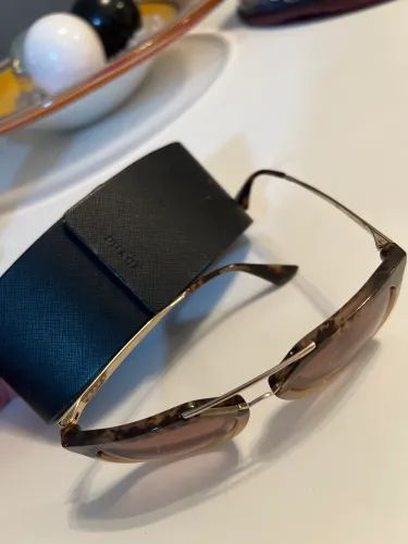 Óculos Prada e Vogue Originais com Caixa - Perfeito Estado