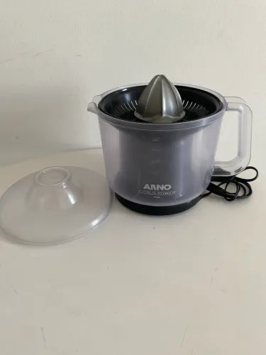 Espremedor de Laranja Arno