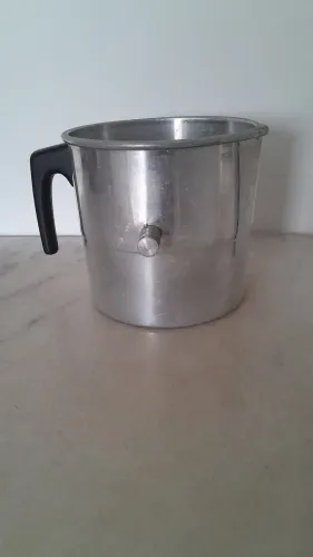 Fervedor de água com apito.