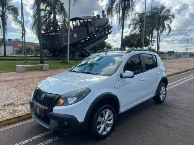 Renault Stepway Iconic Flex 1.6 16V Aut. 2014