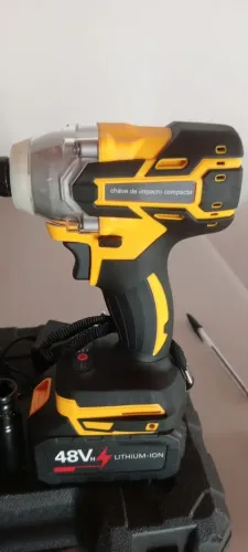 CHAVE DE IMPACTO 450 NM DE TORQUE C/ 2 BATERIAS DE 48V+ 3 SOQUETES E MALETA 