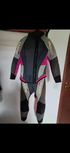 Vendo Roupa de Mergulho Mares 5mm Feminina