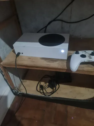 Troco xbox séries S em moto atrasada ou com doc vencido .