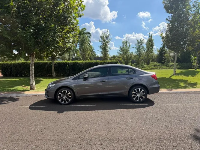 Honda Civic Sedan LXR 2.0 Flexone 16V Aut. 4P 2016