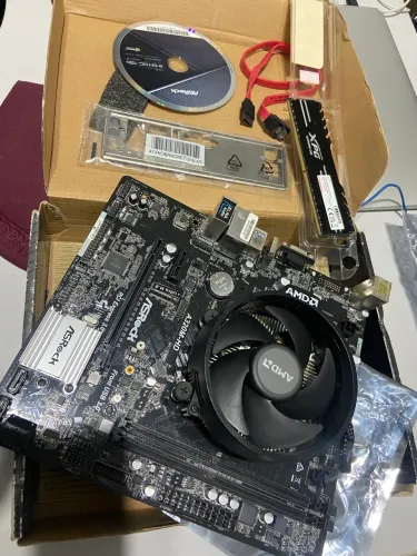 Vendo Kit Ryzen 3 4100 4/8 3.8 ghz 8 giga xpg 3200 placa mãe asrock A320m coller am4 amd