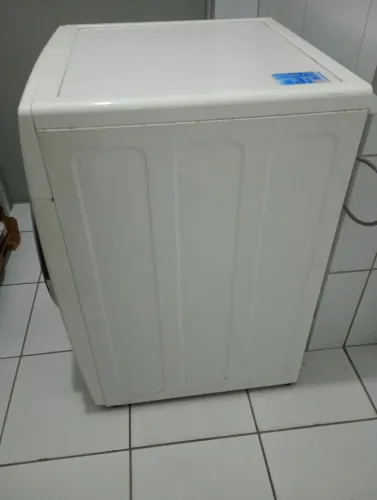 Máquina lava é seca quebrada 