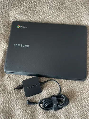 Vendo Chromobook Samsung impecável com carregador original