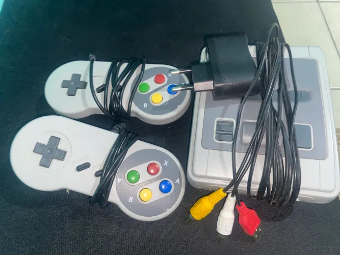 Video Game Classic Super Nintendo Mini SNES Com 2 Controles 8 Bits 620 Jogos Original