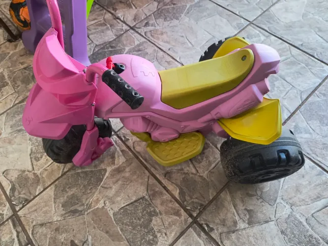Moto elétrica menina excelente estado