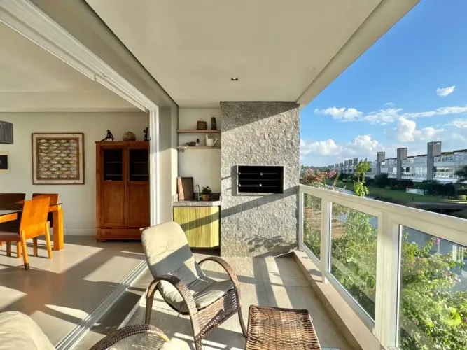 COBERTURA NO ROSSI ATLÂNTIDA  VISTA PARA O LAGO