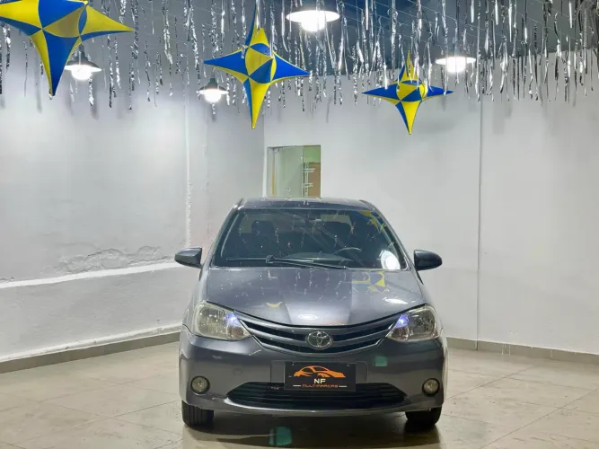 Toyota Etios XLS Sedan 1.5 Flex 16V 4P Mec. 2014