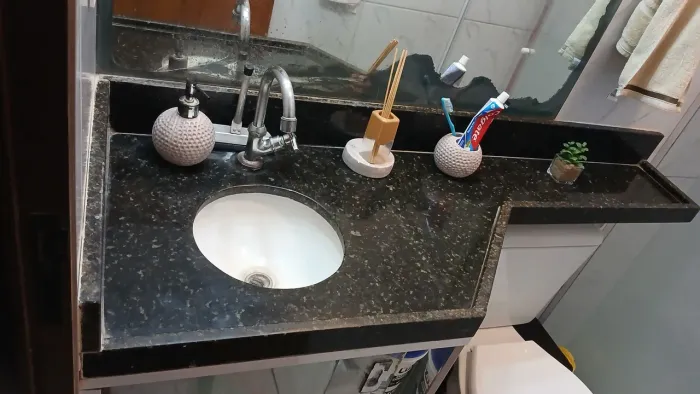 Bancada de banheiro de granito preto