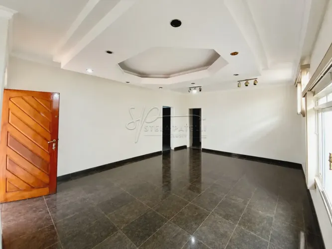 Casa de 400m² com 04 quartos para locação e venda - Ribeirânia
