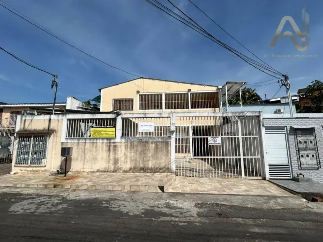PRÉDIO DE 700 M² PARA INVESTIMENTO COM 7 APARTAMENTOS E ESPAÇO COMERCIAL - MANAUS/AM