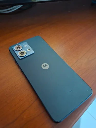 Moto g84