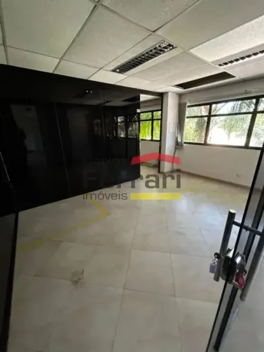 Prédio comercial para locação com 12 salas, próximo ao Horto Florestal!