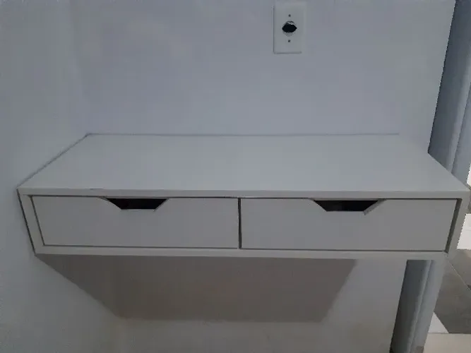 Penteadeira com gavetas e Suspensa