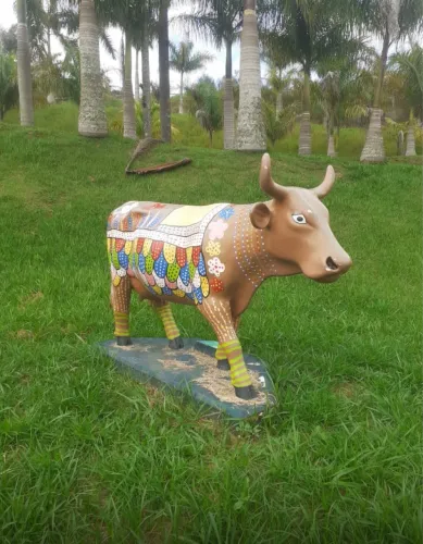Vendo Vaca para decoração em Fibra de Vidro ideal para comércio.Usada 