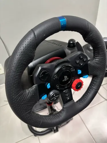 Volante Logitech G29 + câmbio + cockpit