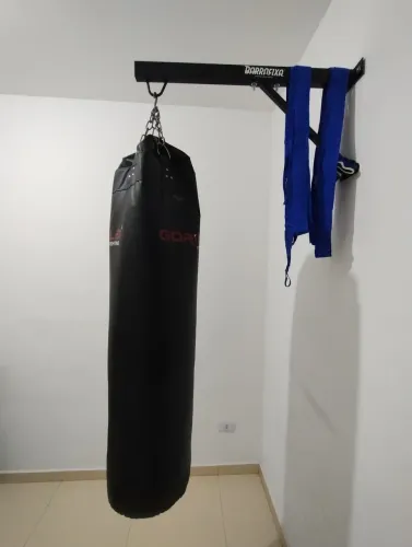 Saco de pancada com suporte