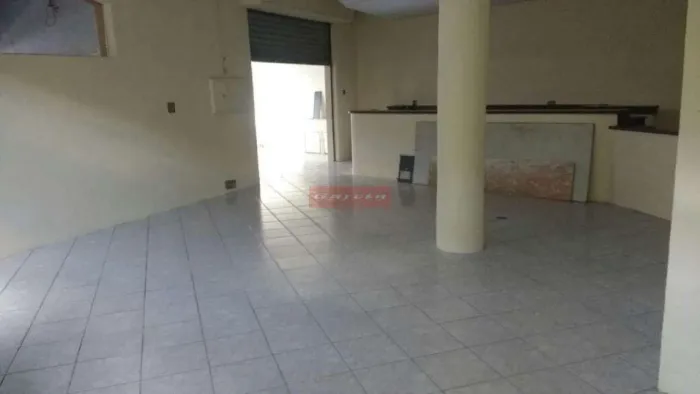 SALÃO NA VILA CRUZEIRO PARA LOCAÇÃO, COM 110 M², 1 COZINHA, 2 BANHEIROS, PISO FRIO, CURRAS