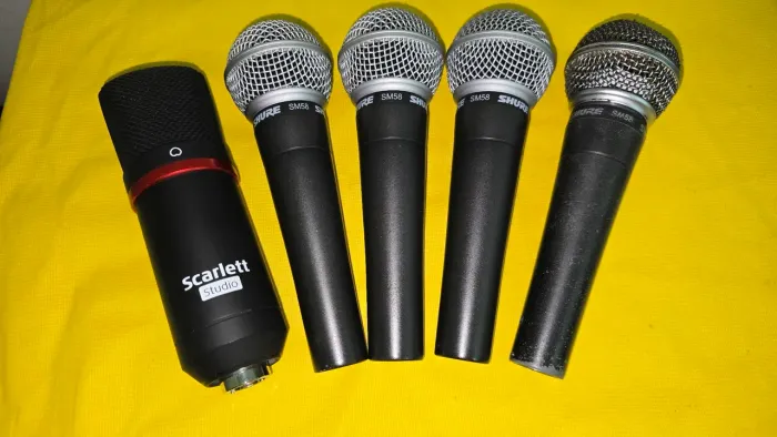 Vendo microfone Shure SM58 e CM25 MK2. Comprados na Made in Brazil