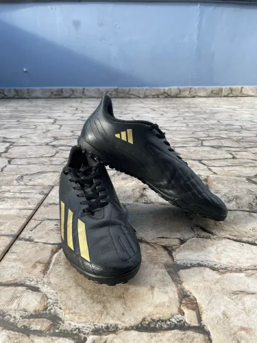 CHUTEIRA ADIDAS