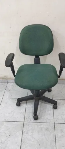 Vendo cadeira de escritório - R$200,00
