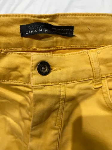 Calça amarela Zara