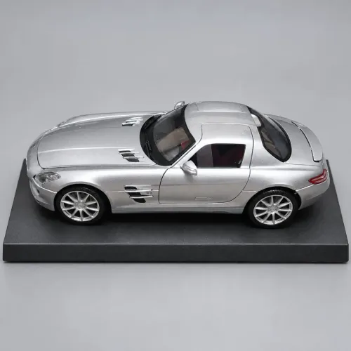 Miniatura Mercedes Benz SLS AMG Cinza Special Edition 1:18 Maisto
