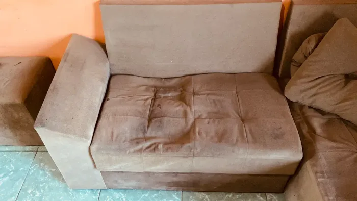 Sofá com Chaise usado