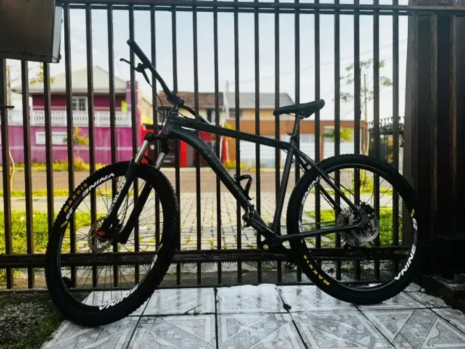 Bicicleta nero 4 full shimano deore 12v
