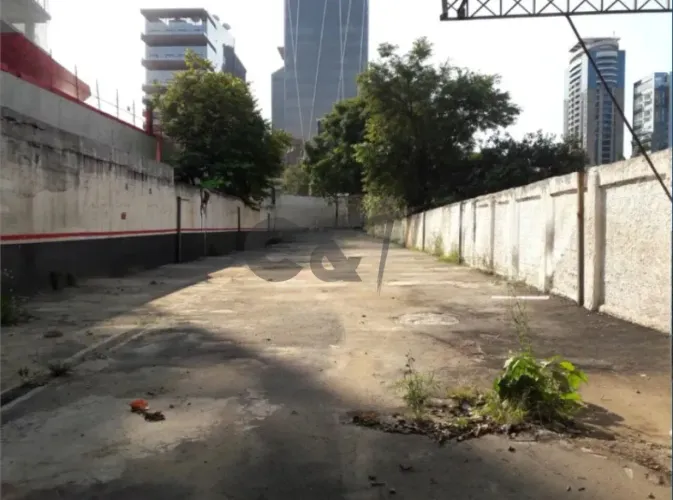 Terreno com 425m² à Venda na Vila Olímpia, São Paulo/SP.
