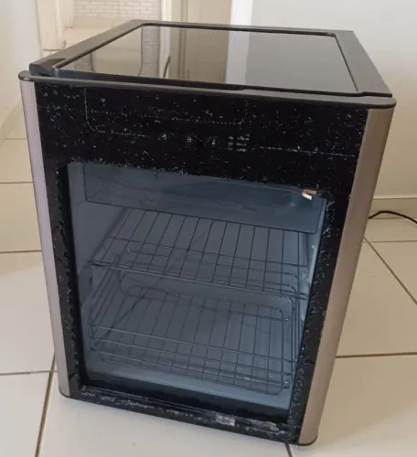Frigobar Electrolux Preto RV80 ( Semi novo )