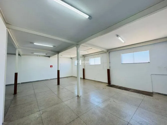 Loja Comercial Ampla para Locação no Jardim Riacho das Pedras
