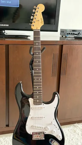 Squier Fender bullet stratocaster preta zerada