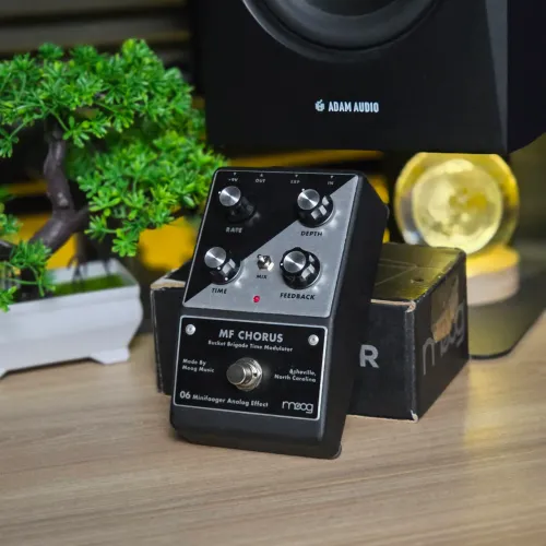 Pedal Moog Minifooger MF Chorus