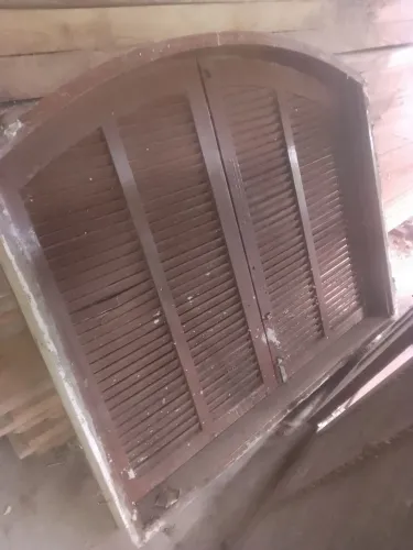 Janelas de imbuía antiga