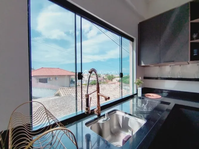 Casa com vista para o mar na Armação | 2 dormitórios | 100m da praia