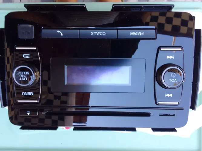 Vendo som de carro 